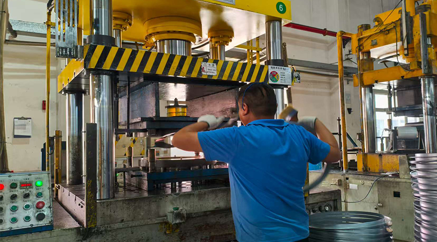 金環(huán)電器的滾筒干衣機(jī)如何適應(yīng)游艇、輪船等特殊海洋環(huán)境，確保高安全性和穩(wěn)定性？